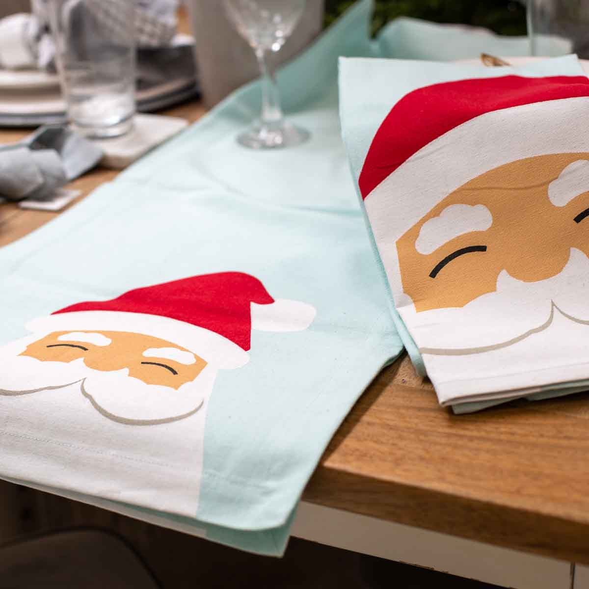 santa table runner, vintage christmas